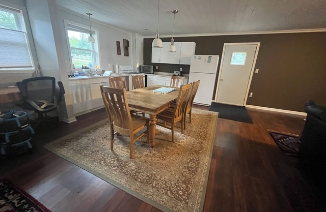 Cozy cabin on Lake Jefferson in Cleveland, MN