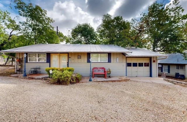 Cozy Cabin Retreat - 1BR Cabin w Nature Views