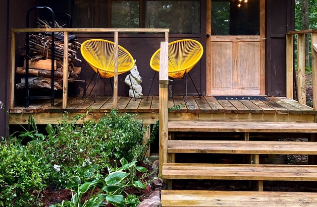 Cozy Cabin Retreat in Heart of Adirondacks - Family & Pet Friendly