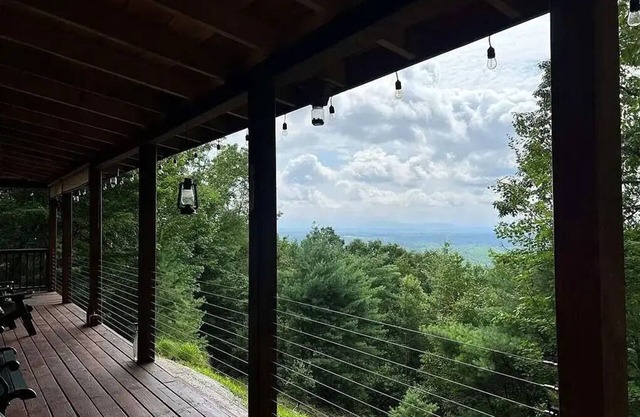 Cozy Cabin with Amazing Long-Range View