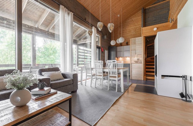 Cozy Cabin with Hot Tub and Private Sauna Close to the Tahko Ski Slopes