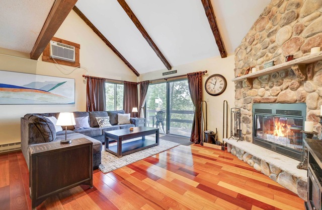 Cozy Camelback, Pocono Retreat w/Mountain Views!