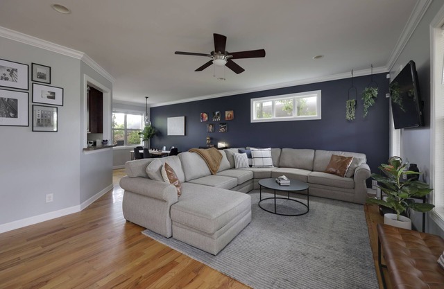 Cozy Casa in East Nashville 1 mi from Downtown! Fully Furnished, Private Home