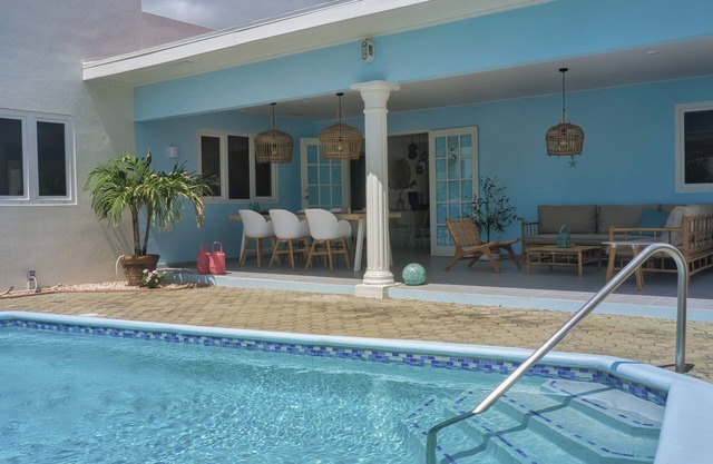 Cozy Casa! Tasteful villa with private pool!