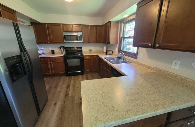 Cozy Cedarburg Country-Side House