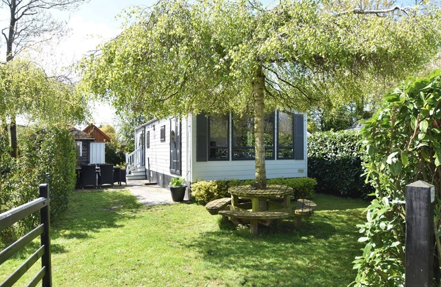 Cozy chalet in Goedereede with garden