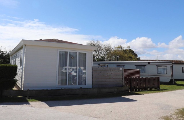 Cozy chalet with spacious garden on Ameland