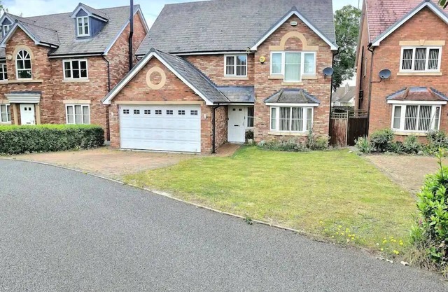 Cozy Coastal Retreat in Rhuddlan - 5 Bedroom House
