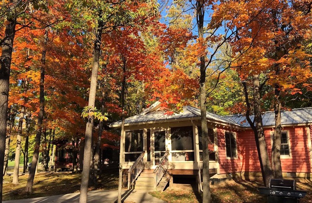 Cozy cottage #7 just mins to Saugatuck at DollyBrook Resort