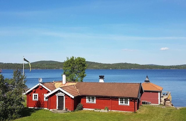 Cozy Cottage, boat, sauna & whirlpool optional