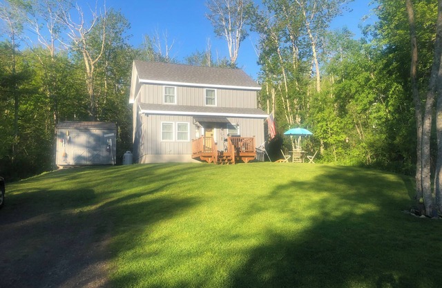 Cozy Cottage in Bayside, Maine – Serene Water Views & Coastal Charm Year Round