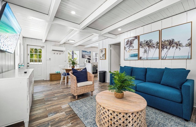 Cozy Cottage Near Siesta Key Village!