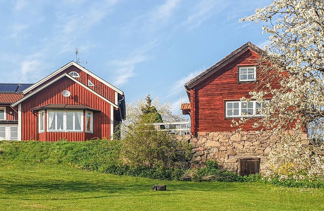 Cozy cottage near the lake Skärsjön.