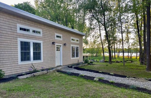 Cozy Cottage on Lake Sebasticook