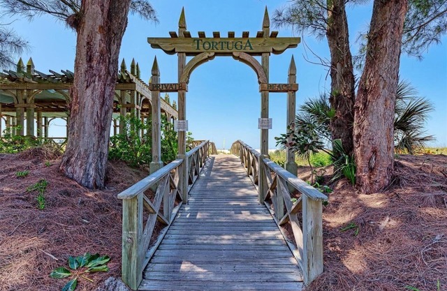 Cozy Cottage Retreat at Tradewind Resort #32 in Bradenton Beach