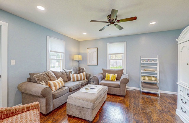 Cozy Cottage – Walk to Beach, Brewery & More | Near Torch Lake & Shanty Creek