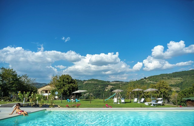 Cozy country house with pool and solarium. 4 bedrooms and 4 bathrooms