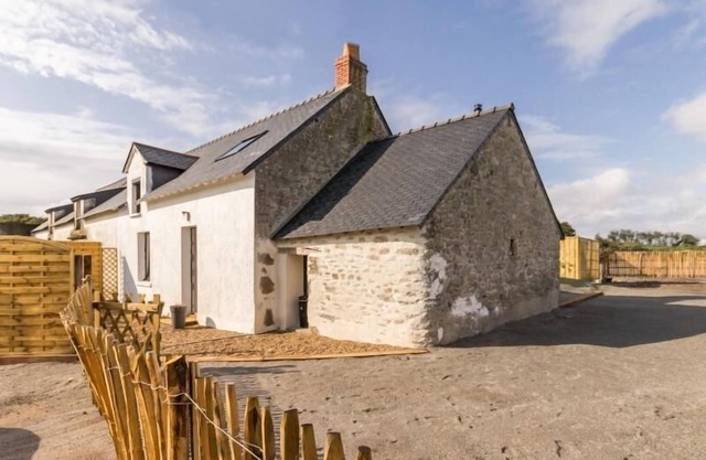 Cozy Countryside Home near Beach with Private Terrace, WiFi, and EV Charging