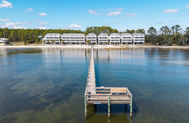 Cozy Cove: A Peaceful Retreat for Two