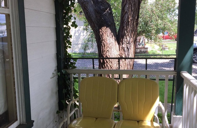 Cozy Craftsman Cottage Near Historic Downtown! Close to Food, Shopping & NAU