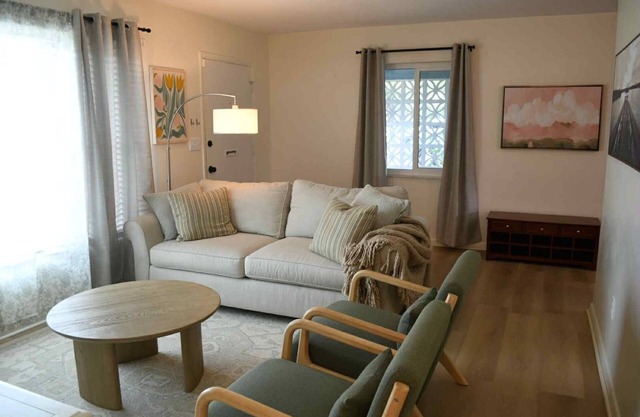 Cozy Deltona Stay Fire Pit + Orlando