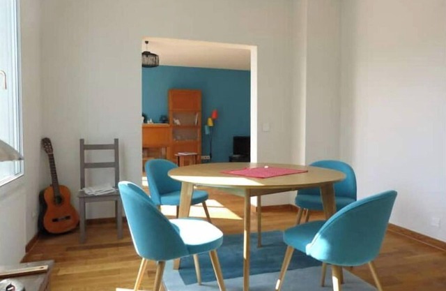 Cozy detached house 1 km from Paris