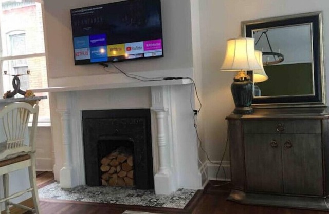 Cozy Entire Apt 1 Friendship Park Free parking