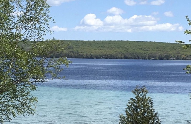 Cozy family cottage on lake; private, quiet retreat available for monthly rental