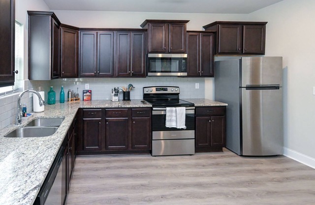 Cozy, fully equipped home in HSV