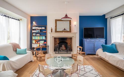 Cozy garden house near Le Mans with BBQ