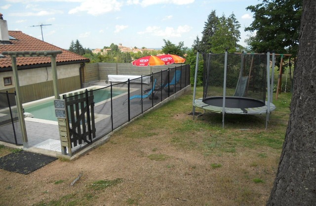 Cozy gîte with pool and children's games in Saint-Haon-le-Châtel
