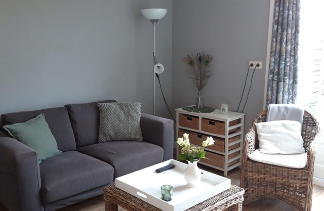 Cozy holiday apartment 100 m from the dike and the beach