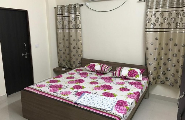 Cozy holiday home at Shahpura Lake