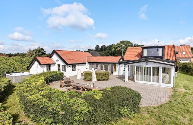 Cozy home in Ebeltoft with WiFi