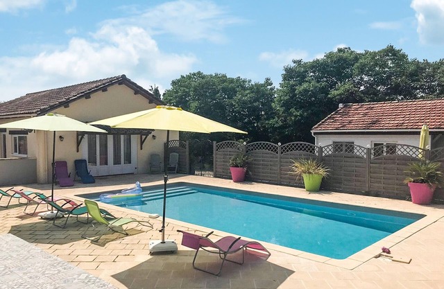 Cozy home in Savignac-sur-Leyze