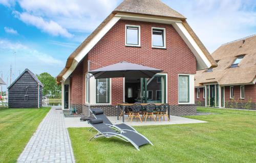 Cozy Home In Idskenhuizen With Wifi