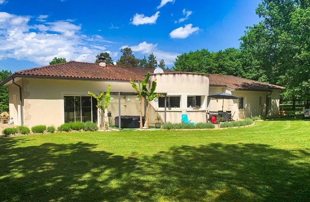 Cozy home in Sarliac with WiFi