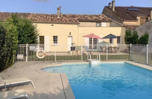 Cozy home in Saussignac with kitchen