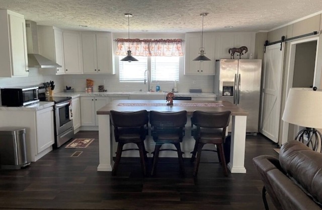 Cozy home in the country! Enjoy family time in a quiet setting.