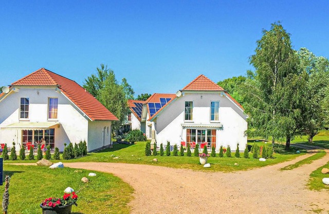 Cozy home in Verchen with WiFi