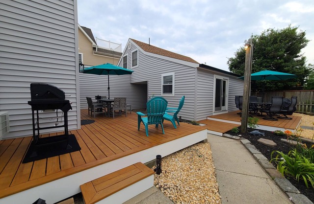 Cozy Home Just Steps to the Beach!