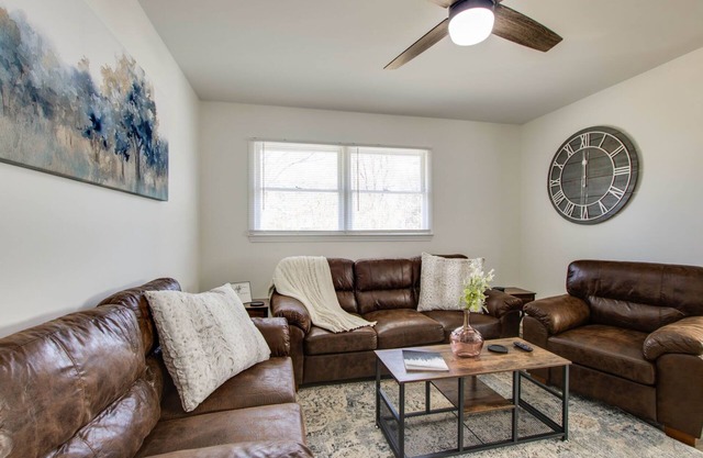 Cozy home on a secluded lot - 40 mins from Nashville, 5 min from MTSU!