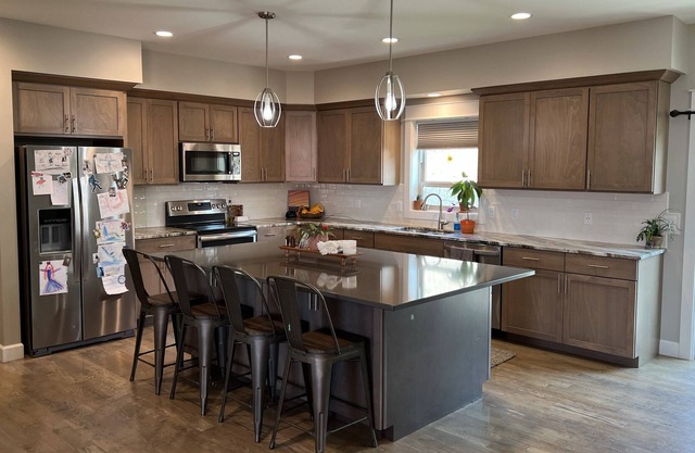 Cozy home overlooking Columbia River & Enchantments Mtn Range!