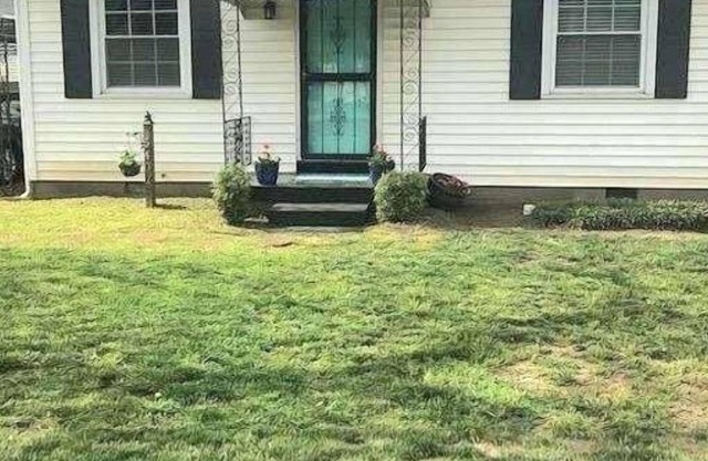 Cozy home with pool, 8 minutes from Downtown Nashville