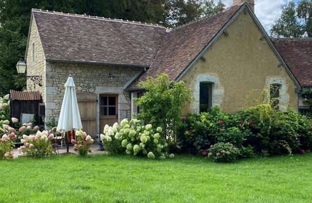 Cozy house with fireplace and garden in the heart of Perche