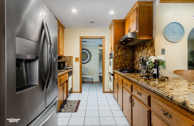 Cozy Hygge Home 3 Bedroom 2 Bath with Pool & 2 King Beds