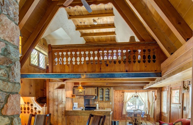 Cozy Lake Tahoe Getaway