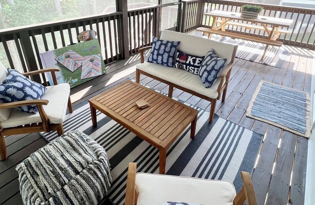 Cozy - Lakeside - Cottage with Golf Cart