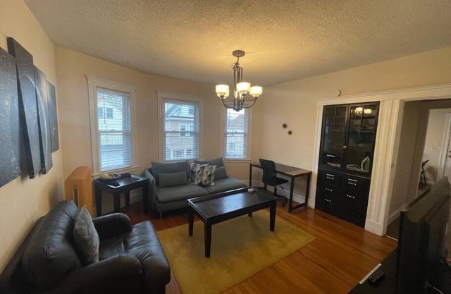 Cozy Large House close to TUFTS/Harvard/MIT 4BR