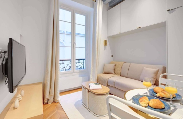 Cozy Le Marais Studio Near Place des Vosges